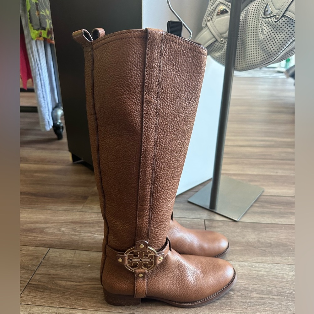 Tory Burch caramel boots with gold logo size 7
